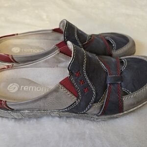 Remonte Women's Gray and Red Mules